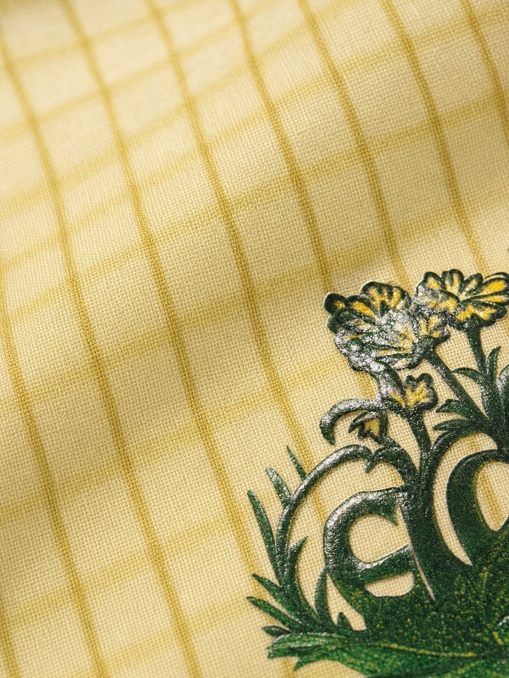 OFF SUPPLY EVERYDAY CHAOS SHIRT IN YELLOW – close-up detail
