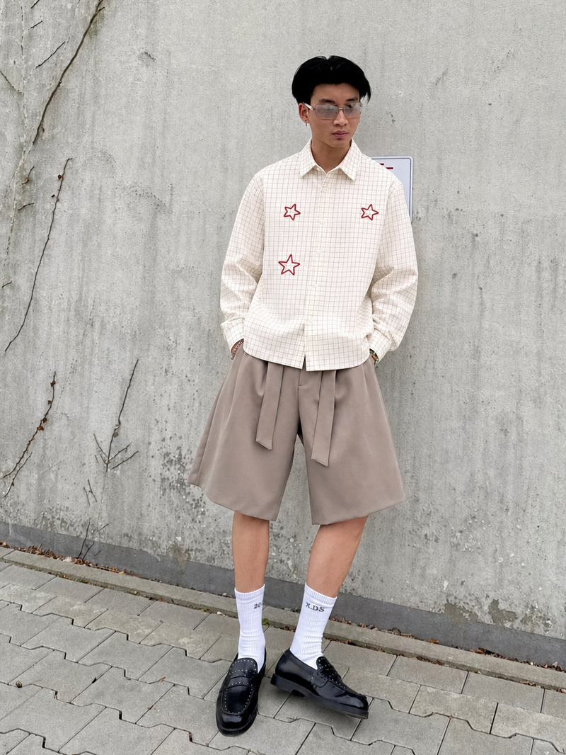 OFF SUPPLY GIVE 'EM HELL SHIRT IN IVORY – model front