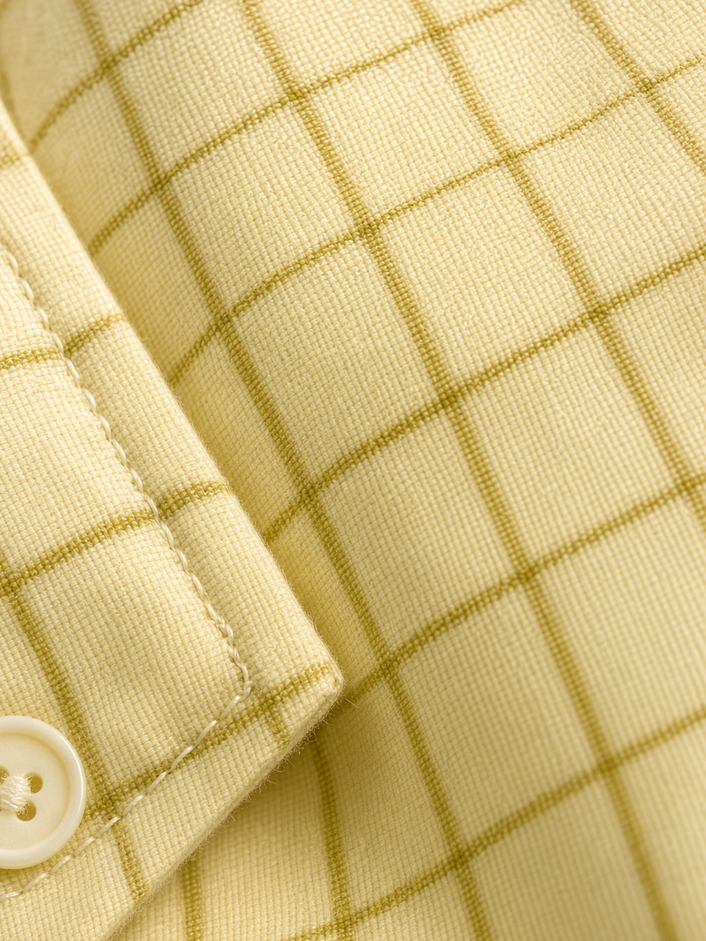 OFF SUPPLY EVERYDAY SHIRT IN YELLOW – close-up detail