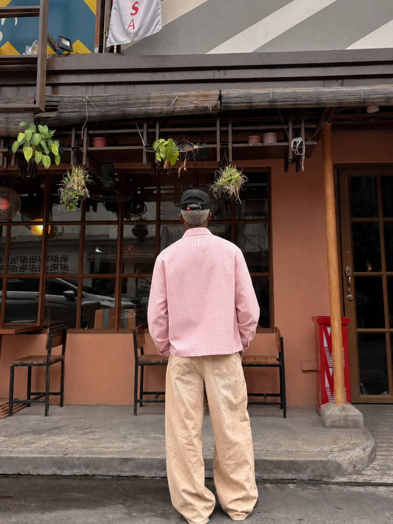 OFF SUPPLY SMILE SHIRT IN PINK – model back