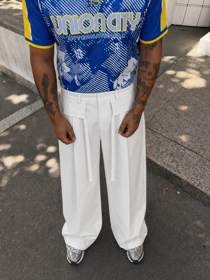 Off Supply Horizon White Trousers – model front