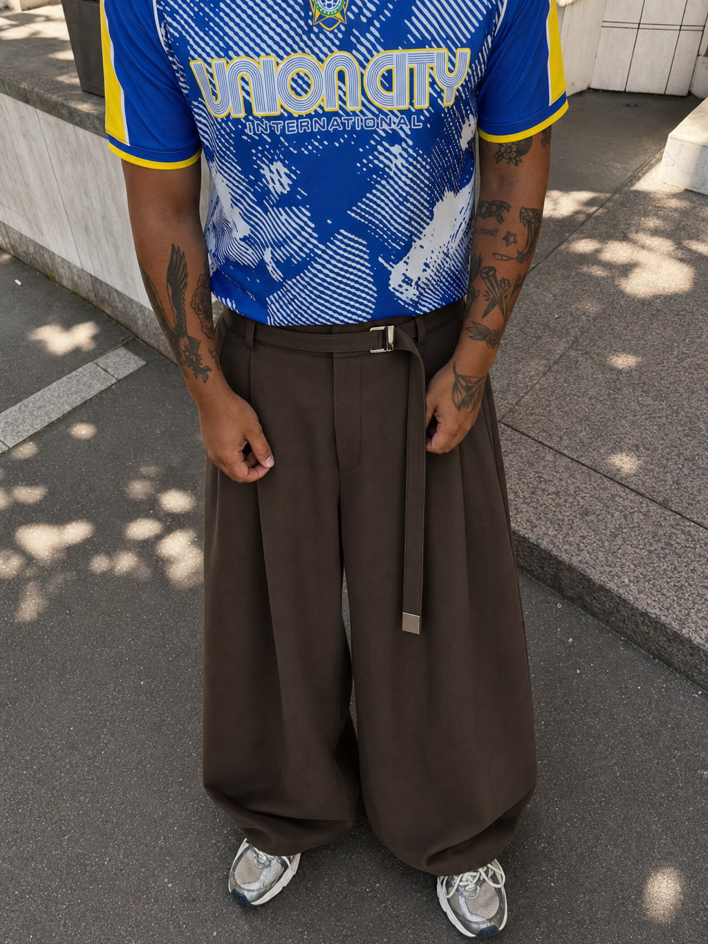 Off Supply Dune Dark Brown Trousers – model front