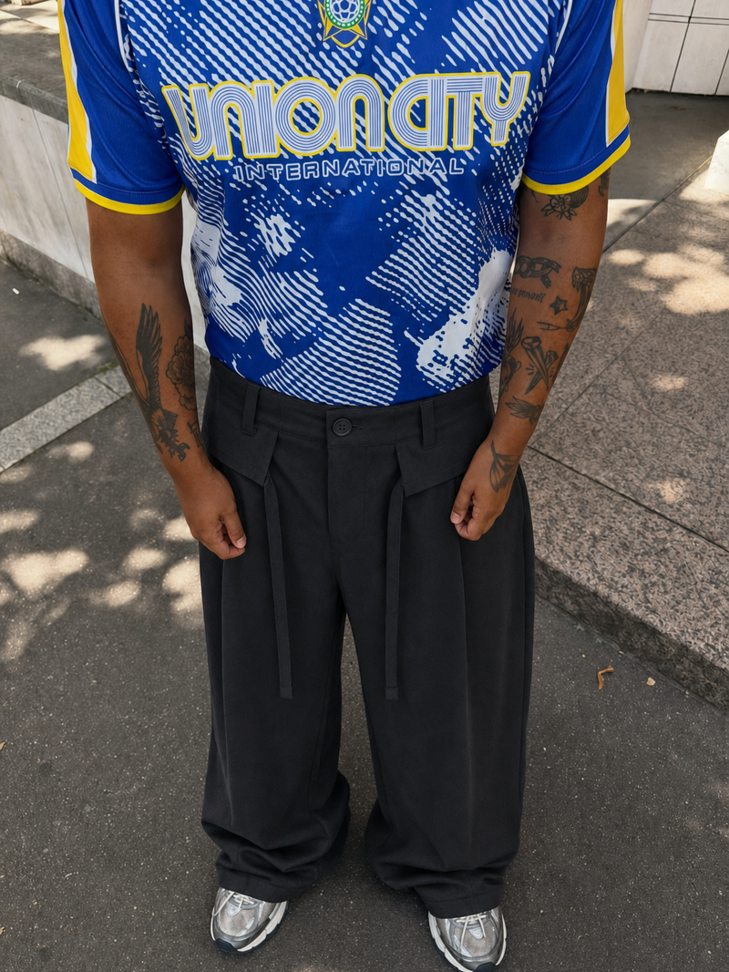Off Supply Horizon Black Trousers – model front