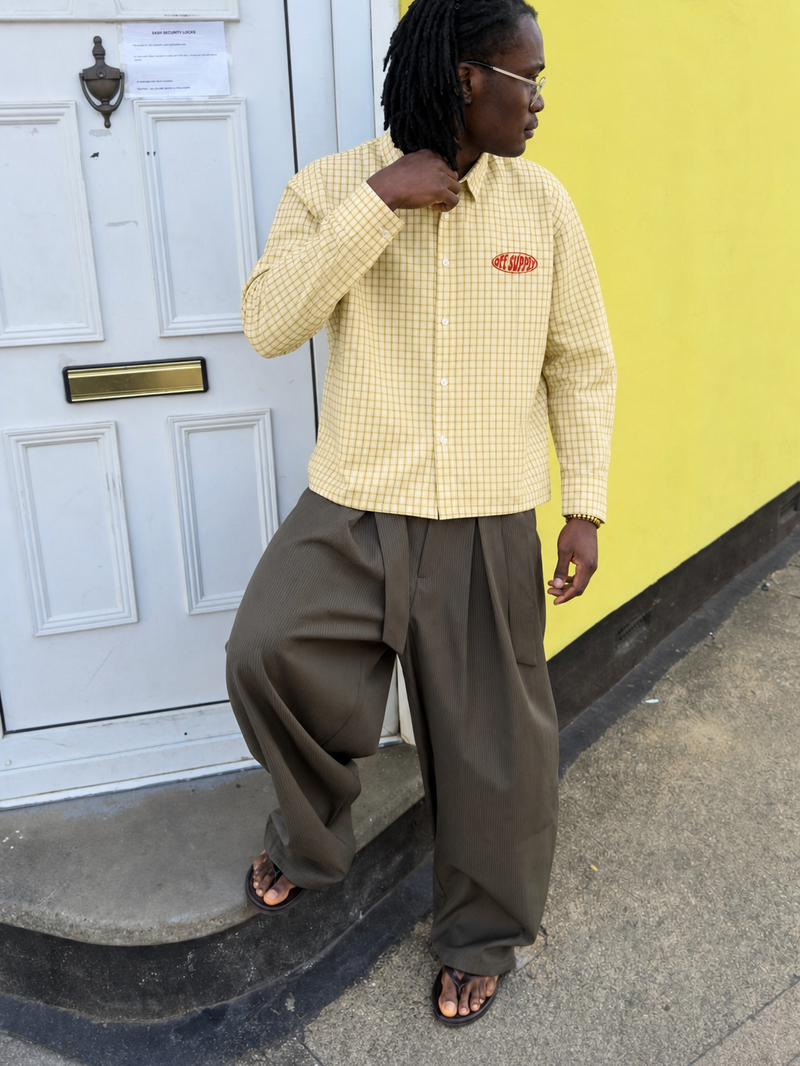 OFF SUPPLY POWER THOUGHTS SHIRT IN YELLOW – model front