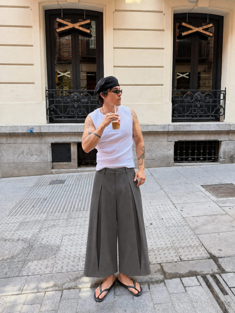 Off Supply Monument Dark Gray Pants – model front