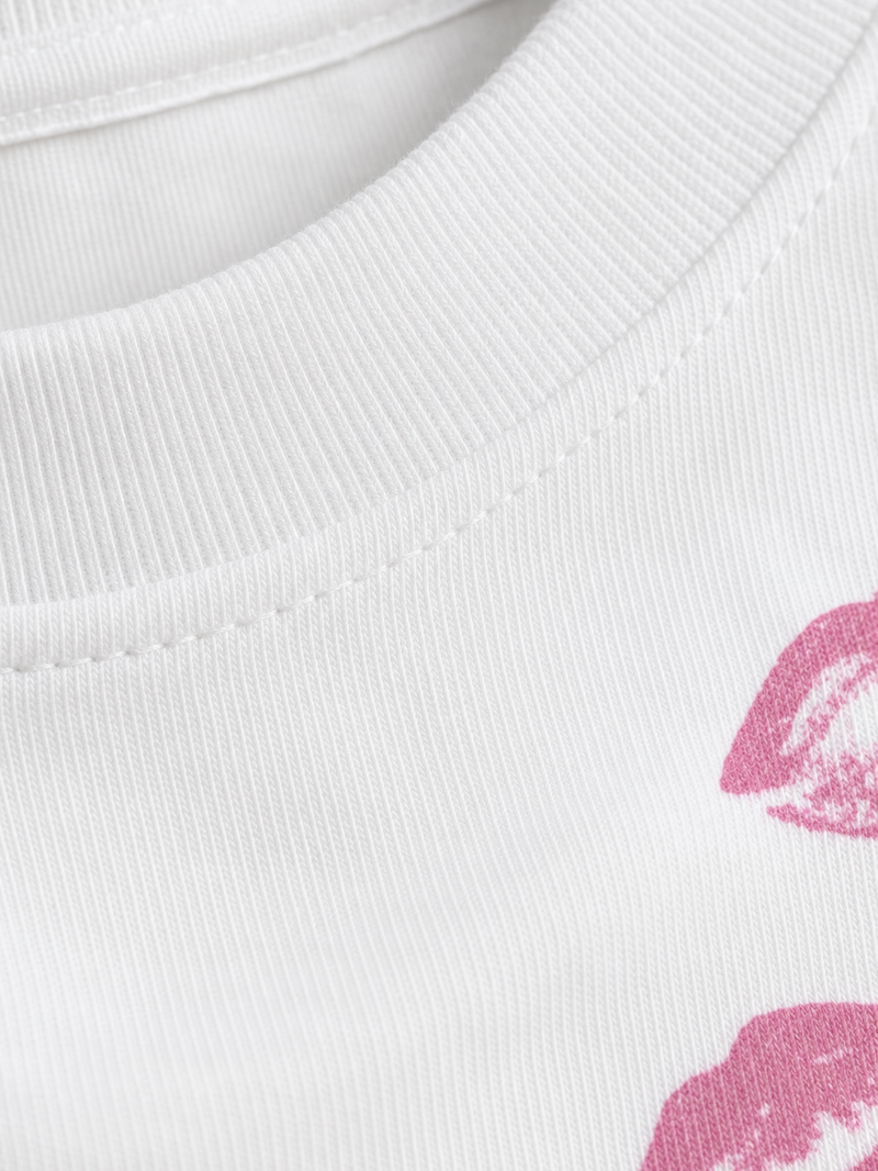 OFF SUPPLY LOVE NOTES WHITE TANK – close-up detail