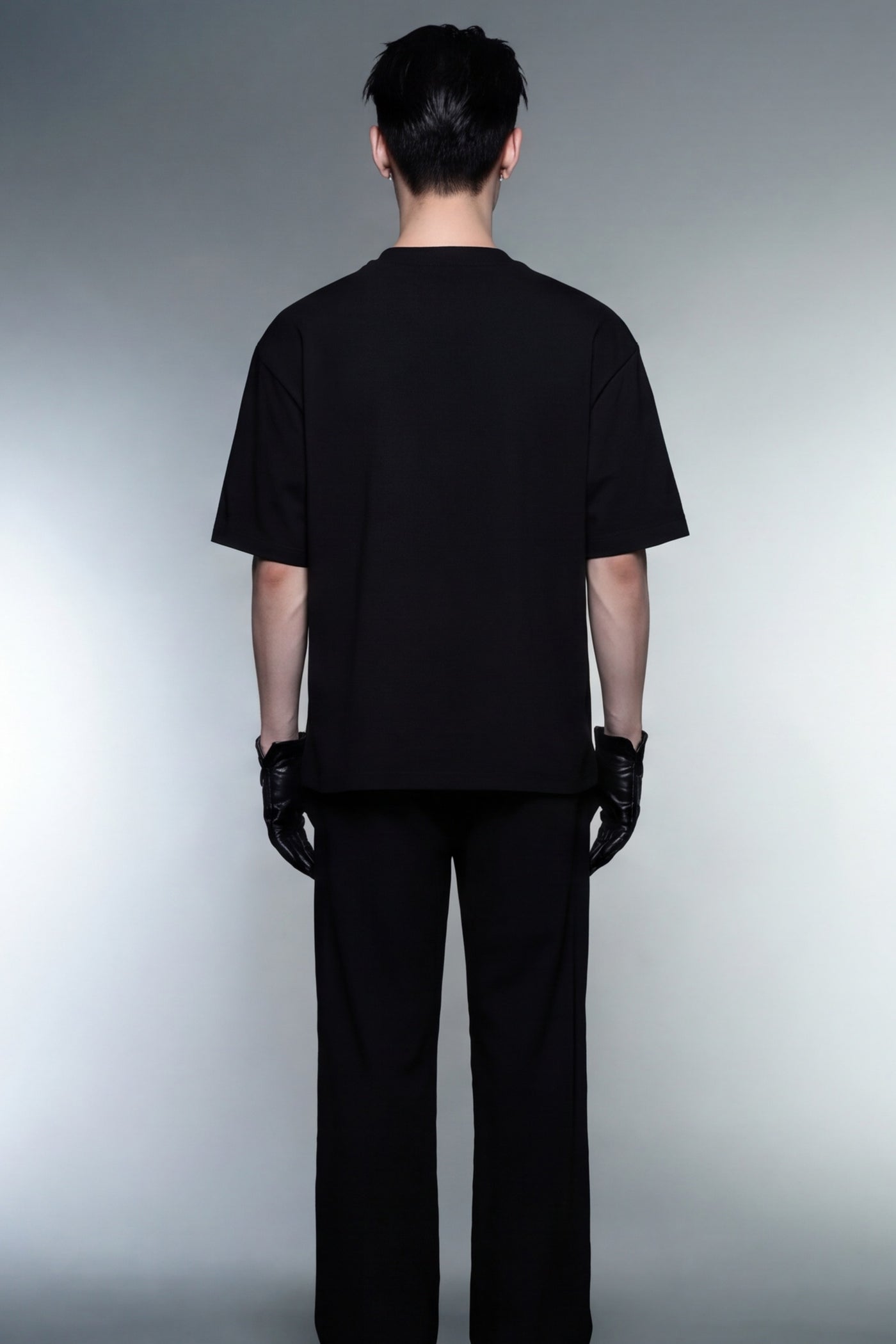 off-supply-shadow-orbit-t-shirt-black model back
